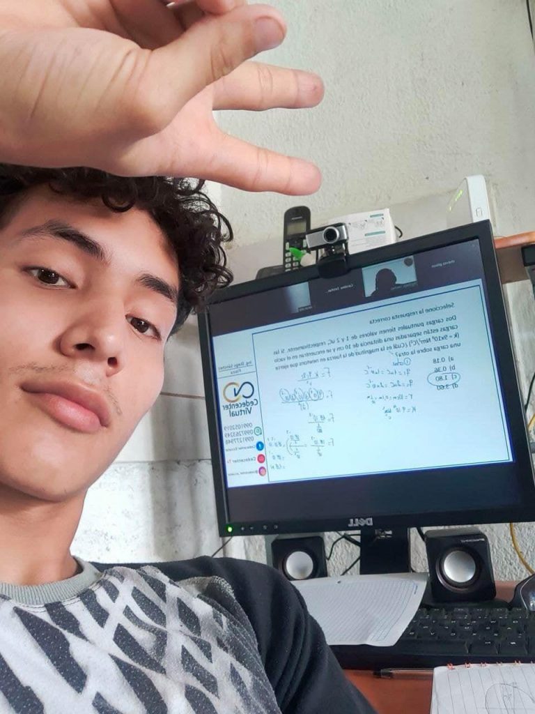 Alumnos en sus clases personalizadas CBC Argentina